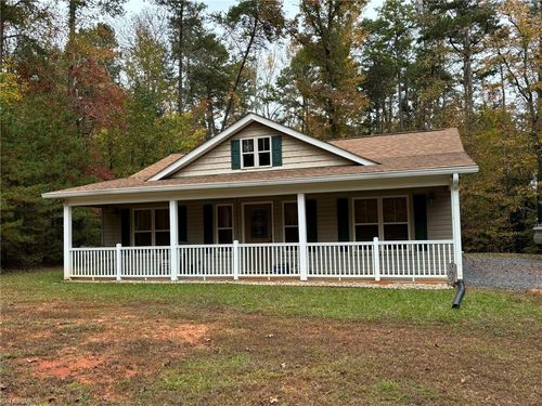 369 Pinecrest Cir, Troy, NC, 27371-9761 | Card Image