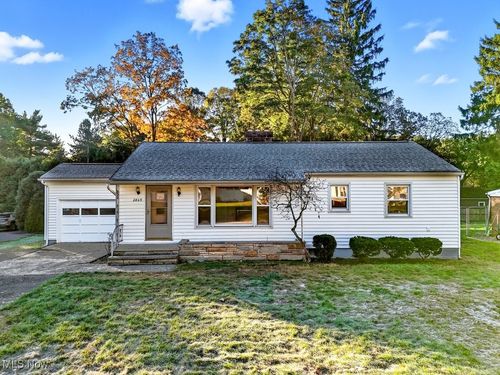 2869 Lakewood Dr, Silver Lake, OH, 44224-3711 | Card Image