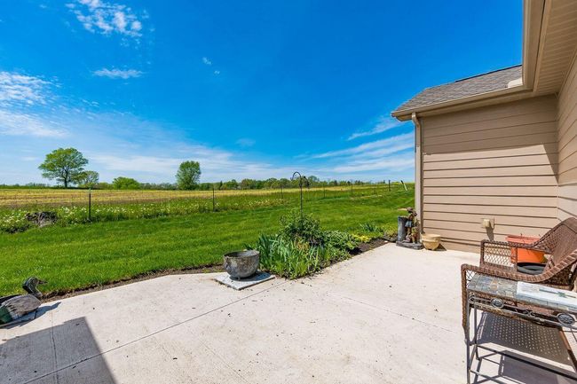 31 Claire Ct, Condo with 3 bedrooms, 2 bathrooms and null parking in Circleville OH | Image 4