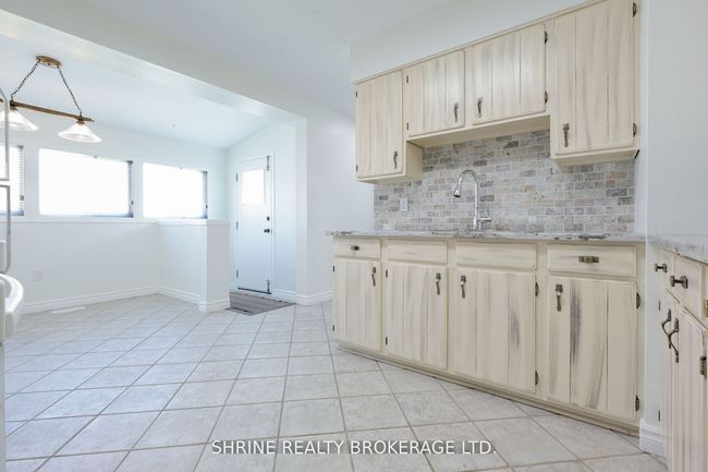 853 Queens Ave, House other with 3 bedrooms, 1 bathrooms and 2 parking in London ON | Image 7