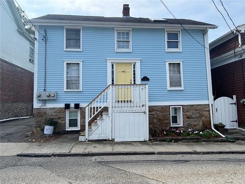 2-21 Pope St, Newport, RI, 02840-3425 | Card Image