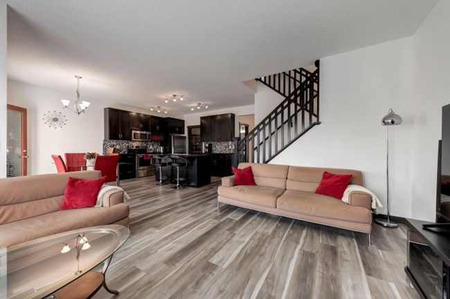 263 Silverado Plains Close Sw, Home with 3 bedrooms, 2 bathrooms and 4 parking in Calgary AB | Image 6