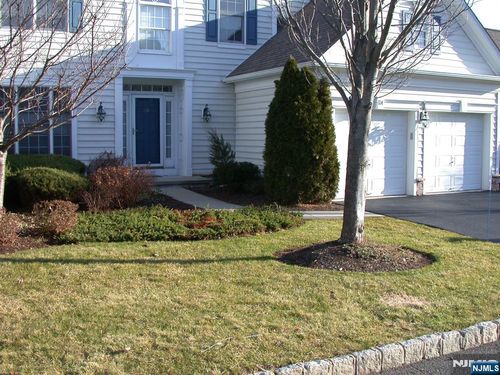 114 White Pine Ct, Paramus, NJ, 07652-1341 | Card Image