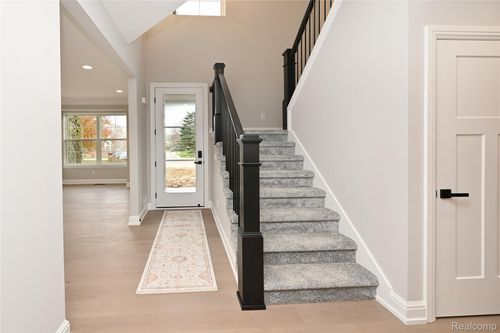 486 Green Hill Ln, Lake Orion, MI, 48360-1346 | Card Image