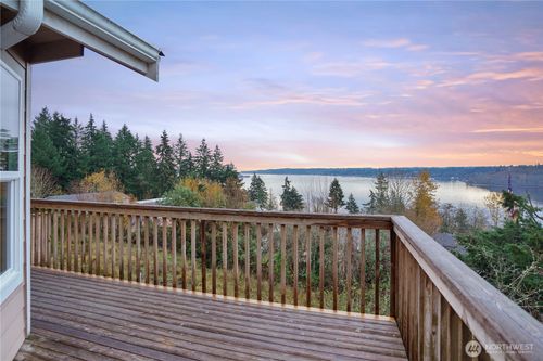 1934 Earhart St, Bremerton, WA, 98312-4780 | Card Image