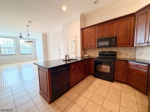 apt-2a-33 Forest Ave, Hawthorne, NJ, 07506-1867 | Card Image