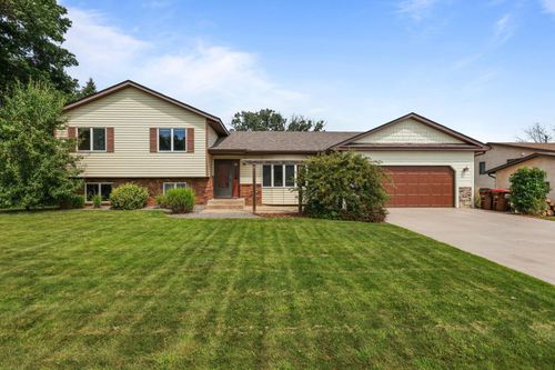 7502 25th St N, Oakdale, MN, 55128-4700 | Card Image