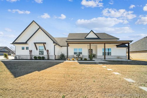 2311 W Maple St, Collinsville, OK, 74021-1652 | Card Image