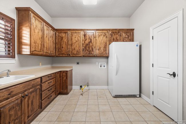 2021 Vista Ridge Dr, House other with 3 bedrooms, 3 bathrooms and null parking in Kerrville TX | Image 15