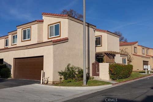 2700 Via Portola, Fullerton, CA, 92835-2827 | Card Image