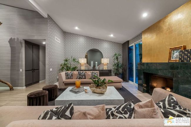 3708 E Bogert Trl, Condo with 2 bedrooms, 3 bathrooms and 2 parking in Palm Springs CA | Image 24