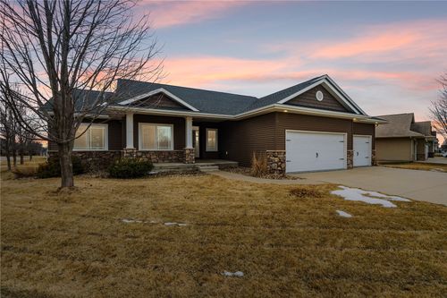 3113 Carlisle Circle, Marion, IA, 52302 | Card Image