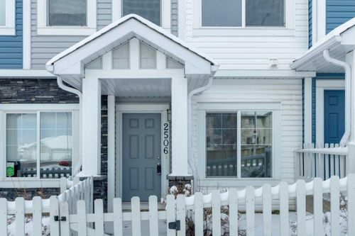 2506 Jumping Pound Common, Cochrane, AB, T4C2L1 | Card Image