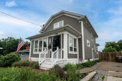 814 Buena Vista Avenue, Waukesha, WI, 53188 | Card Image
