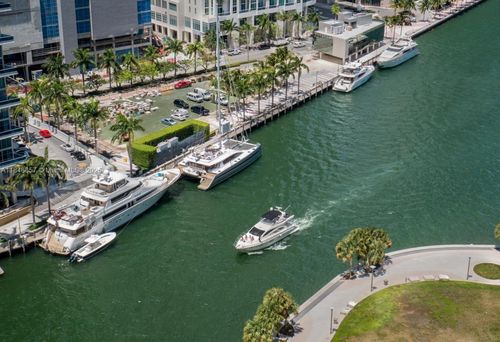 3711-485 Brickell Ave, Miami, FL, 33131-2754 | Card Image