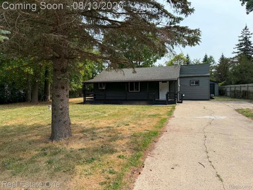 2453 Clarice Ave, Burton, MI, 48519-1010 | Card Image
