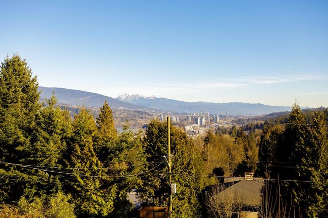 1013 Tuxedo Dr, House other with 4 bedrooms, 2 bathrooms and 3 parking in Port Moody BC | Image 5