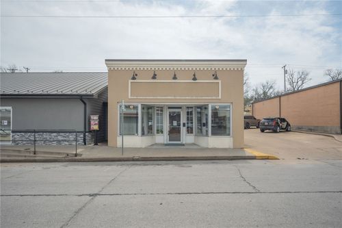 115 E Hickory, Neosho, MO, 64850 | Card Image