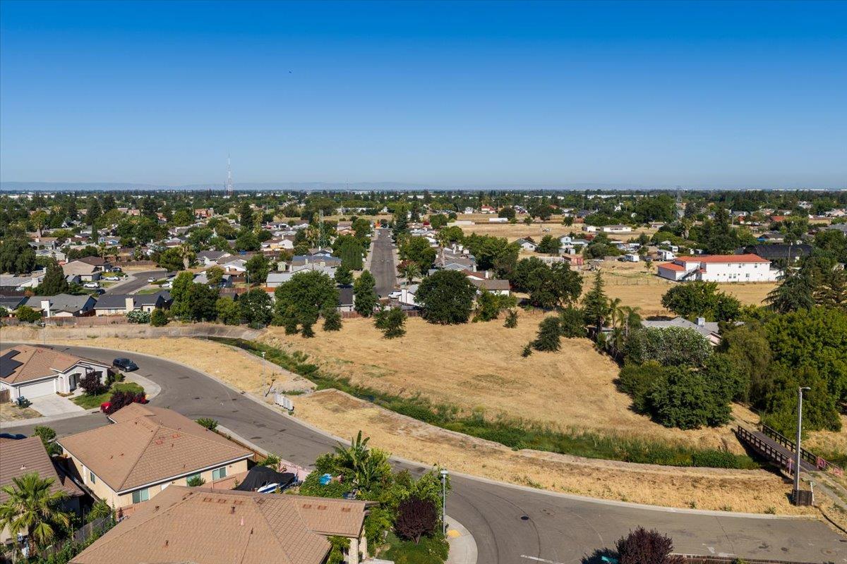 Land in Sacramento
