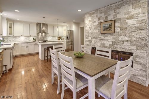 10 Roxiticus Rd, Mendham Twp, NJ, 07945-3143 | Card Image