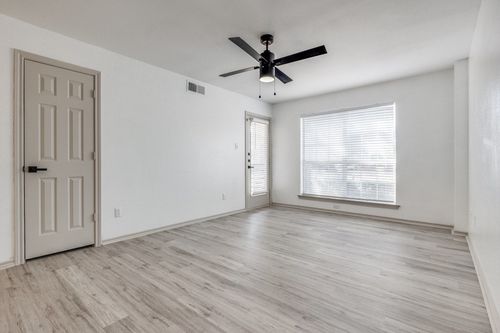 apt-151-1301 W Highway 287 Byp, Waxahachie, TX, 75165-5830 | Card Image