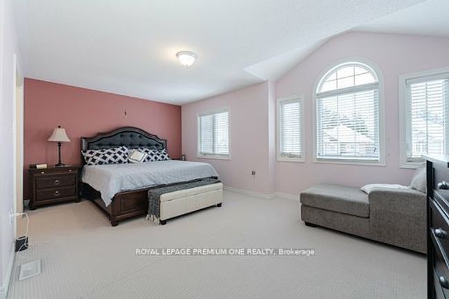 51 Prosser Cres, House attached with 4 bedrooms, 4 bathrooms and 3 parking in Sutton West ON | Image 13