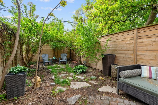 7 Norway Ave, House attached with 3 bedrooms, 2 bathrooms and null parking in Toronto ON | Image 32