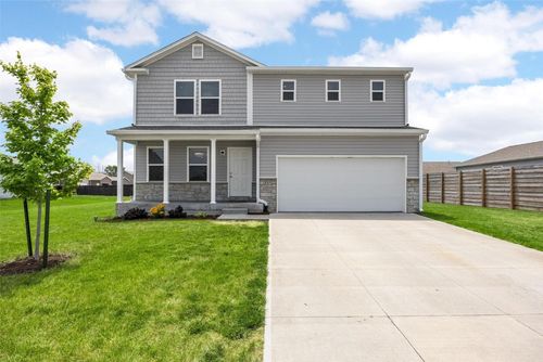 211 Old Oak Rdg, Hills, IA, 52235 | Card Image