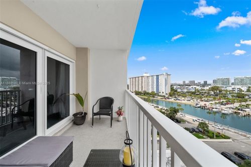 apt-807-300 Bayview Dr, Sunny Isles Beach, FL, 33160-4745 | Card Image