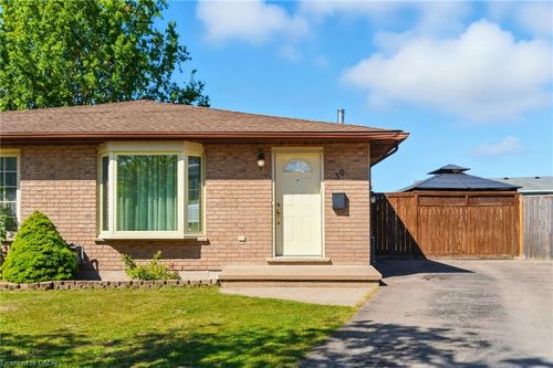 30 Rainbow Crt, Welland, ON, L3C6R4 | Card Image