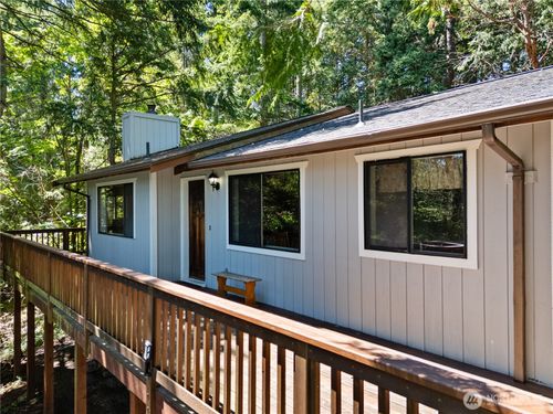629 Shushwap Ln, La Conner, WA, 98257-9528 | Card Image