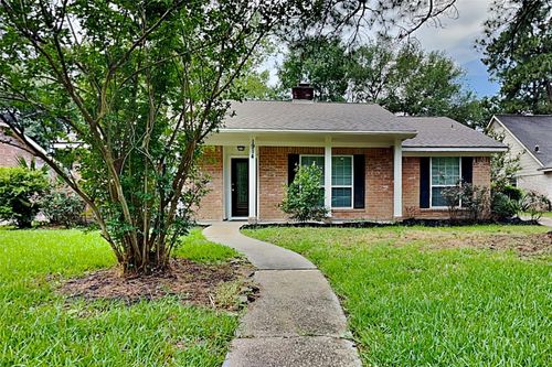 1914 Lake Hills Dr, Kingwood, TX, 77339-2217 | Card Image