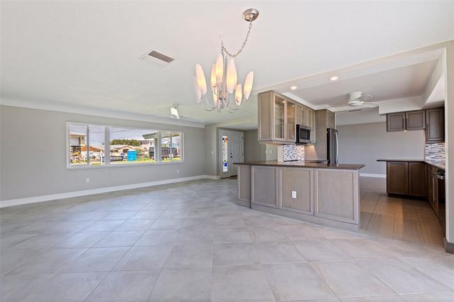 Dining and Living Combo | Image 9