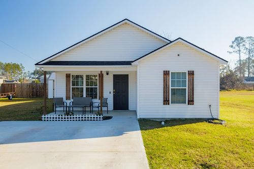 51 W Howell Dr, Lakeland, GA, 31635-6704 | Card Image