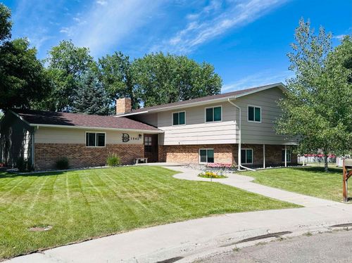 1542 Cloud Peak Dr, Worland, WY, 82401-2205 | Card Image