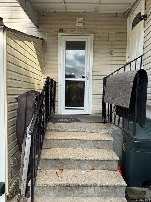 29 Sedgwick Ave, Yonkers, NY, 10705-4620 | Card Image