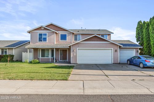 506 Millenium Ave, Moxee, WA, 98936-9362 | Card Image