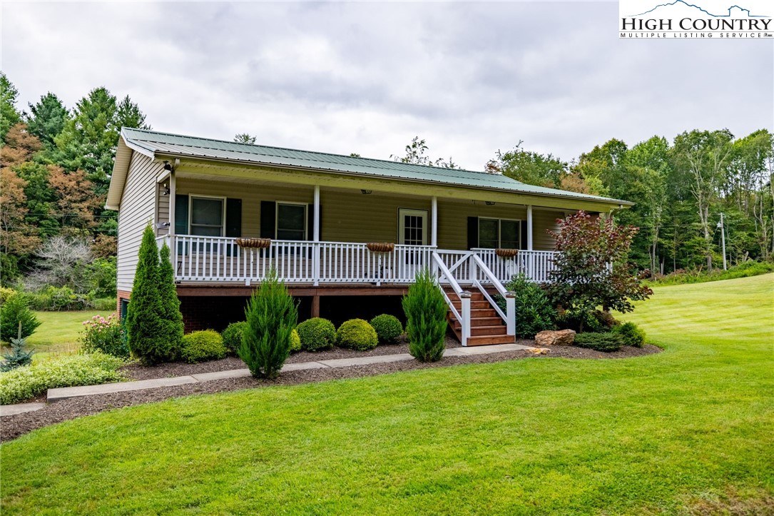 Clarence Lyall Rd, West Jefferson, NC 28694