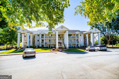 705 Berry Court, Condo with 2 bedrooms, 2 bathrooms and null parking in Villa Rica GA | Image 2