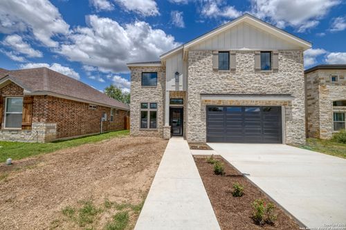 6 Rio Seco Dr, Uvalde, TX, 78801-4037 | Card Image