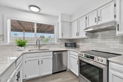 2601 E Hopi Ave, Mesa, AZ, 85204-6263 | Card Image