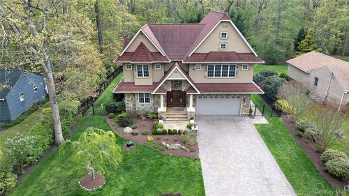 2015 Kenneys Rd, Southold, NY, 11971-2450 | Card Image