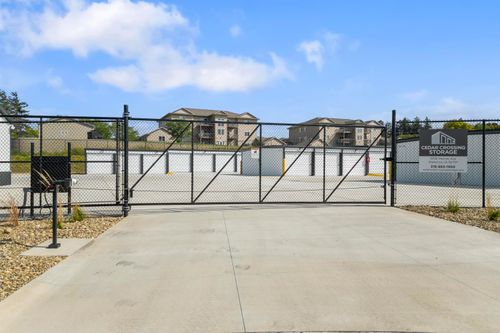 3556 Marnie Ave, Waterloo, IA, 50701-4309 | Card Image