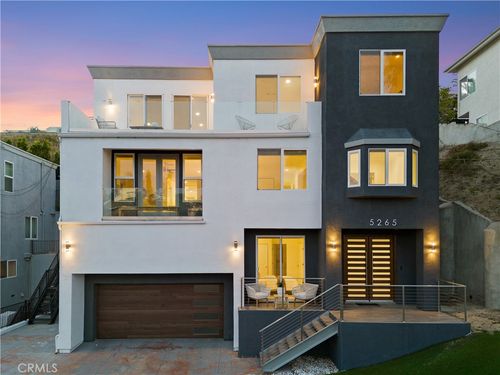 5265 Elvira Rd, Woodland Hills, CA, 91364-1818 | Card Image