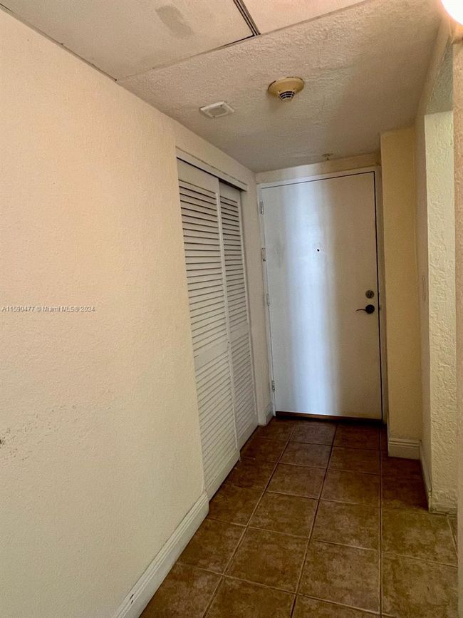 712 - 19390 Collins Ave, Condo with 1 bedrooms, 1 bathrooms and null parking in Sunny Isles Beach FL | Image 12