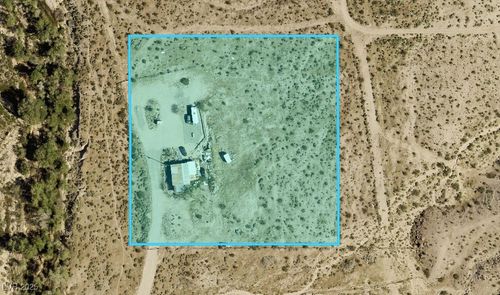 100 W Spruce St, Beatty, NV, 89003-8032 | Card Image