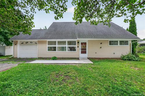 38 Indian Springs Ln, Kingston, NY, 12401-6937 | Card Image