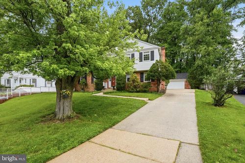 12112 Whippoorwill Ln, Rockville, MD, 20852-4446 | Card Image
