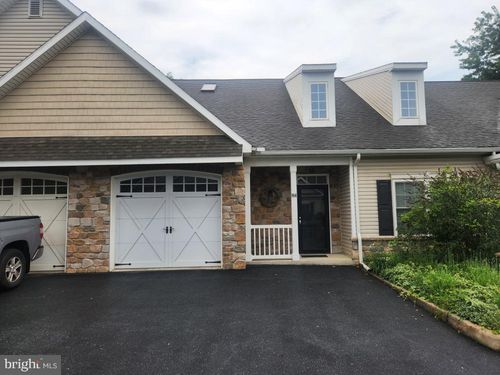 964 Elm Ave, Lancaster, PA, 17603-4843 | Card Image