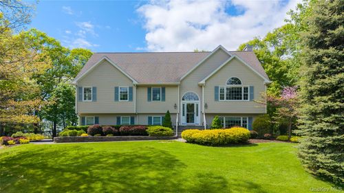 17 James Ct, Mahopac, NY, 10541-3091 | Card Image